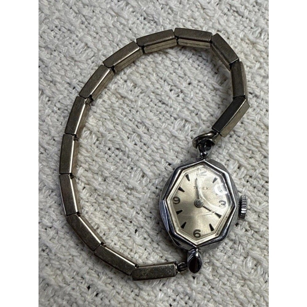 VTG 1969 Timex Cavatina Women Watch Silver Angle Charm Running Keeps Time